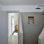 Apa Calma فيلة