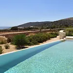Apa Calma Parikia (Paros)
